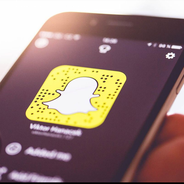 Real Life, Snapchat lanza revista en línea