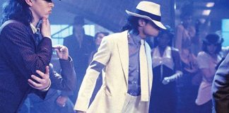 Michael Jackson desafiando las leyes de gravedad en Smooth Criminal.