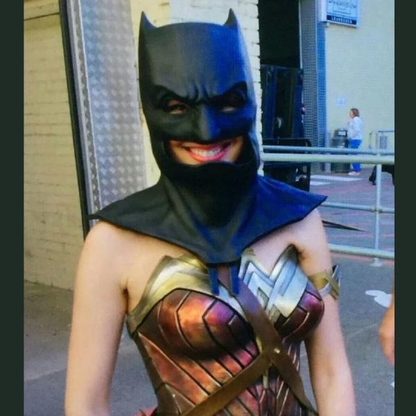 Gal Gadot se convierte en Batwoman