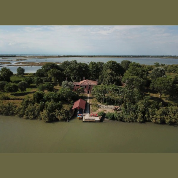 Falconera Airbnb ofrece rentar isla entera en Italia en la laguna de Venecia