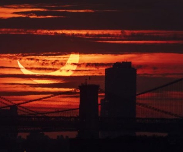 Imagen del eclipse anillo de fuego en Nueva York, Estados Unidos. Blog Hola Telcel