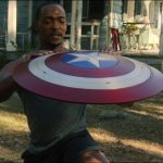 sam-wilson-capitan-america-escudo