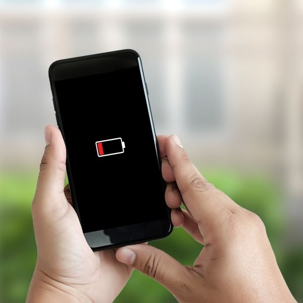 Sigue estos útiles consejo para que la batería de tu teléfono dure mucho más sin activar el modo oscuro.- Blog Hola Telcel 