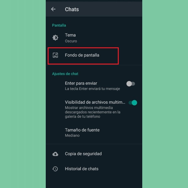 Desde la opción fondo de pantalla de WhatsApp puedes activar el modo superoscuro.- Blog Hola Telcel 