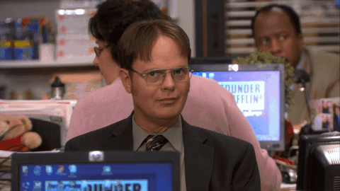 Dwight de The Office guardando un secreto como el modo incógnito de Facebook Messenger.- Blog Hola Telcel