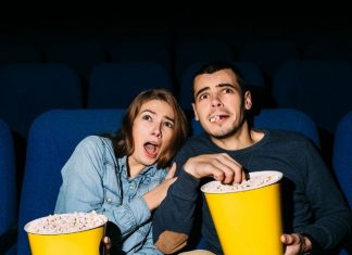 Empresa paga $25 mil a quien se anime a ver 13 películas de terror.- Blog Hola Telcel