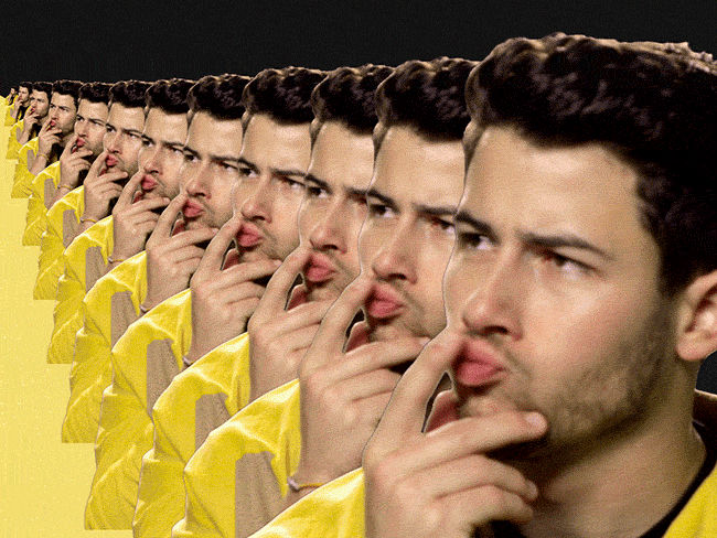 Nick Jonas pensando cómo recuperar sus números perdidos de WhatsApp.- Blog Hola Telcel 