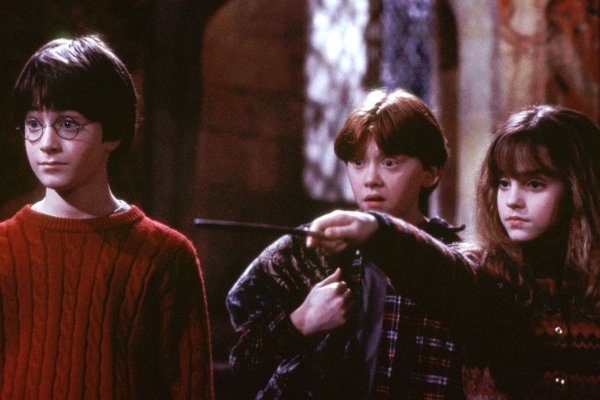 Harry, Ron y Hermione en Harry Potter y la piedra filosofal que Chris Columbus quiere lanzar en versión extendida.- Blog Hola Telcel 