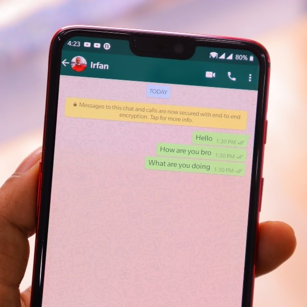 ¿Cómo reenviar un mensaje de WhatsApp sin la etiqueta de ‘Reenviado’?- Blog Hola Telcel