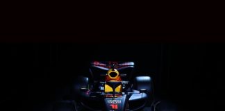 Checo Peréz usará este auto negro de Redbull para la F1 - Blog Hola Telcel