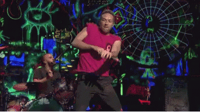 Chris Martin bailando durante concierto de Coldplay - Blog Hola Telcel