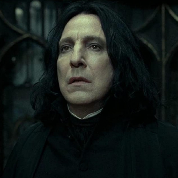Alan Rickman el actor que interpretó a Snape en las películas de Harry Potter gracias a su interpretación pudo ver la luz a pesar de la tragedia.- Blog Hola Telcel