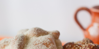 el pan de muerto es indispensable en las celebraciones de noviembre, conoce donde se encuentran las panaderías en CDMX.- Blog Hola Telcel