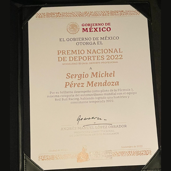 Checo Pérez fue galardonado con el Premio Nacional del Deporte en la categoría Deporte Profesional.-Blog Hola Telcel