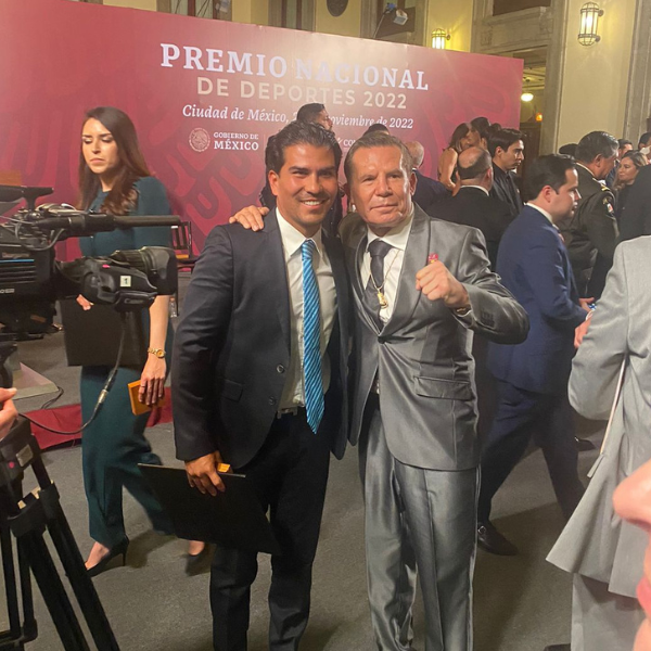 Checo Pérez recibió el Premio Nacional del Deporte 2022.-Blog Hola Telcel