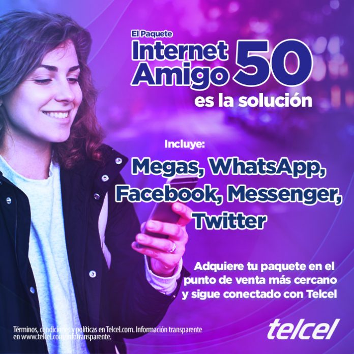 Usuario de Telcel disfrutando sus Megas y redes sociales ilimitadas, gracias al Paquete Internet Amigo, en sus vacaciones.- Blog Hola Telcel.