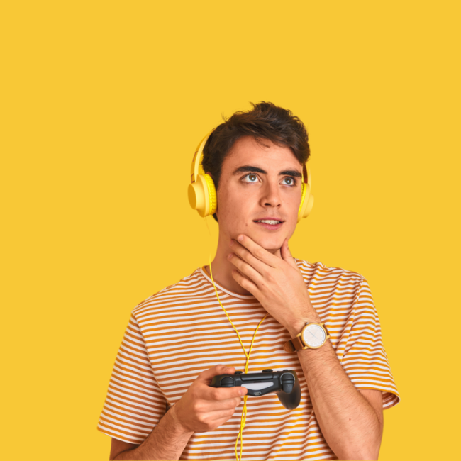 hombre con control de videojuegos Conoce por qué los videojuegos de PlayStation llegarán en un futuro a otras plataformas.- Blog Hola Telcel