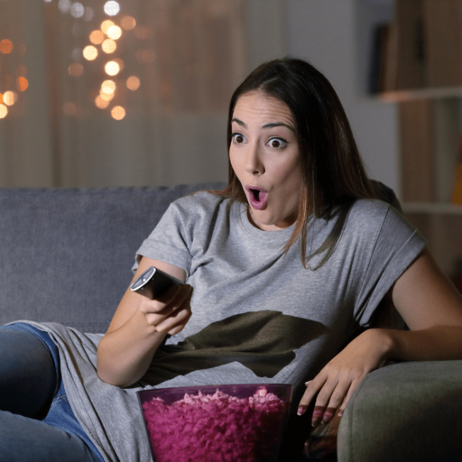 ‘The Sandman’ está de vuelta Mujer asombrada con el último capítulo de 'The Sandman'.- Blog Hola Telcel