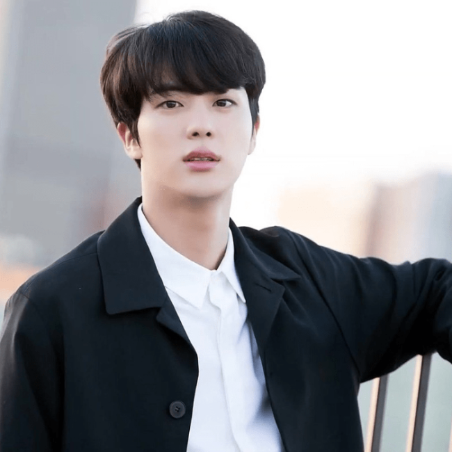 Jin de BTS Jin de BTS llevará la antorcha olímpica en París 2024.- Blog Hola Telcel