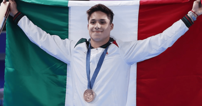 El clavadista Osmar Olvera El clavadista Osmar Olvera gana medalla de bronce en trampolín de 3 metros.- Blog Hola Telcel
