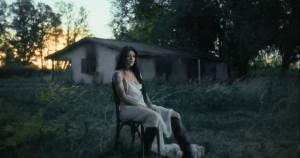 Cazzu Cazzu regresa con 'La cueva', una canción emotiva y conmovedora.- Blog Hola Telcel