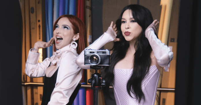 Paty Cantú y Denisse Guerrero (Belanova) en 'Al mismo kbrn (de siempre)'.- Blog Hola Telcel