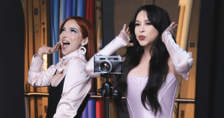 Paty Cantú y Denisse Guerrero (Belanova) en 'Al mismo kbrn (de siempre)'.- Blog Hola Telcel