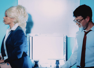 ‘Esto es amor’, la nueva colaboración de Mon Laferte y Conociendo Rusia.- Blog Hola Telcel