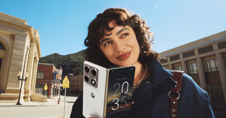 Motorola Razr Fold Motorola presenta Razr Fold, su primer ‘smartphone’ plegable tipo libro.- Blog Hola Telcel