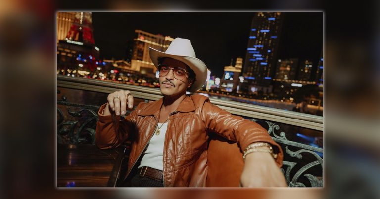 Bruno Mars lanzará álbum ‘The Collaborations’ Bruno Mars celebra sus duetos con ‘The Collaborations’.- Blog Hola Telcel